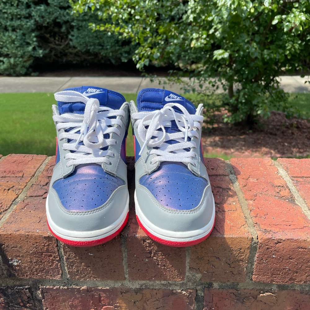 Mike Dunks - Picture 2 of 4